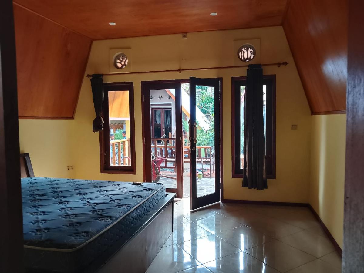 Two One Bungalow Gili Meno Exterior photo